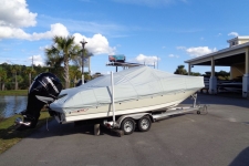 2014 Boston Whaler Dauntless 240 w/Bow Rails and Anchor Roller