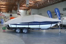 2011 Sea Ray 240 Sundeck, V-hull Runabouts w/Walk Thru Transom, Styled to Fit, Poly-Guard, Haze Gray