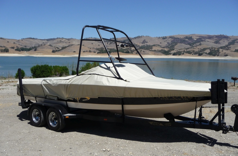 Deluxe V-Hull Fishing Runabout boat w/Ski Wakeboard Tower Boat Cover 19'L 